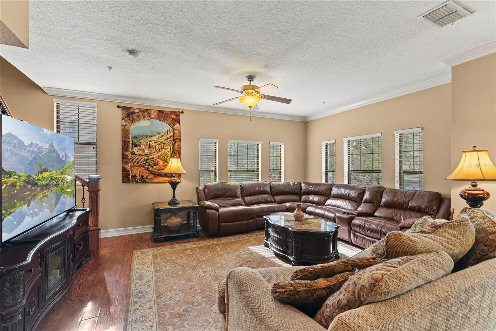 3433 MESSINA DR