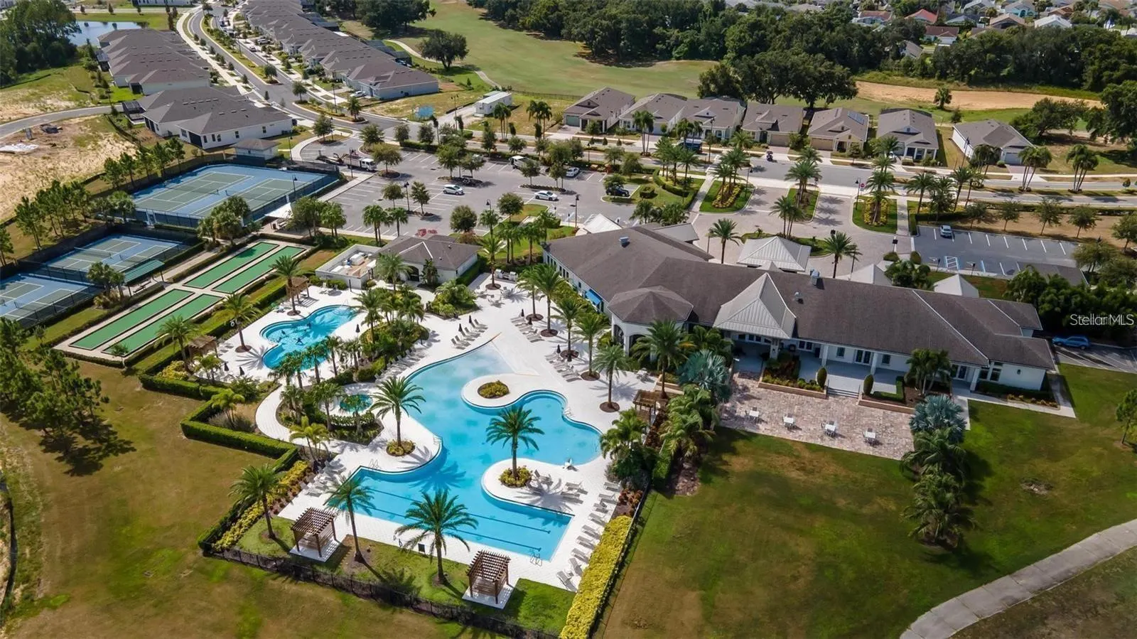 2132 ANTILLES CLUB DR