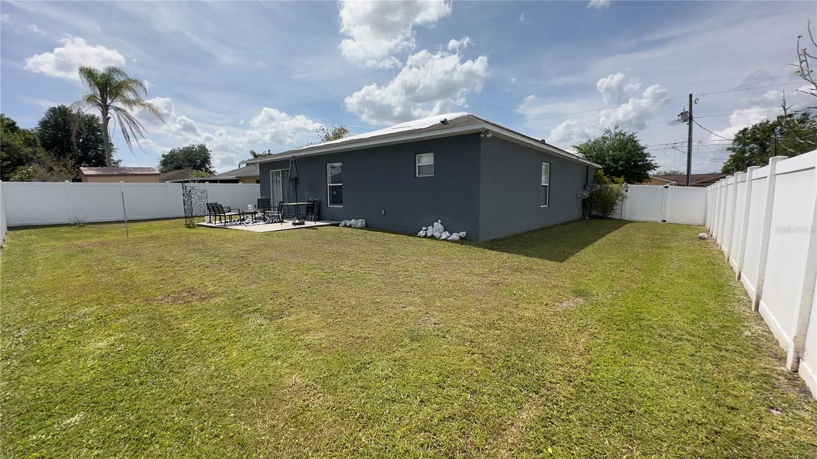 318 COLONY CT