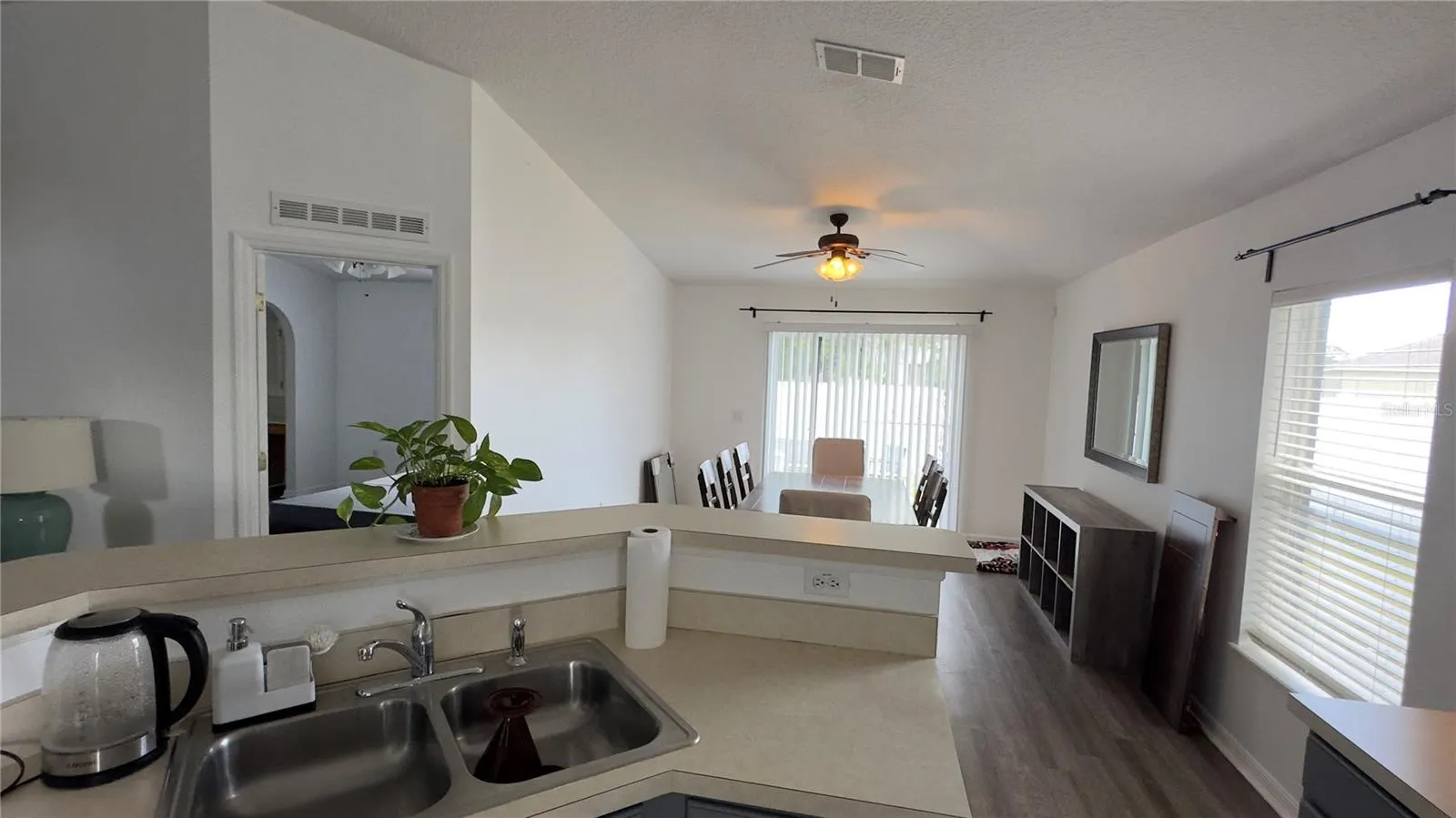 318 COLONY CT