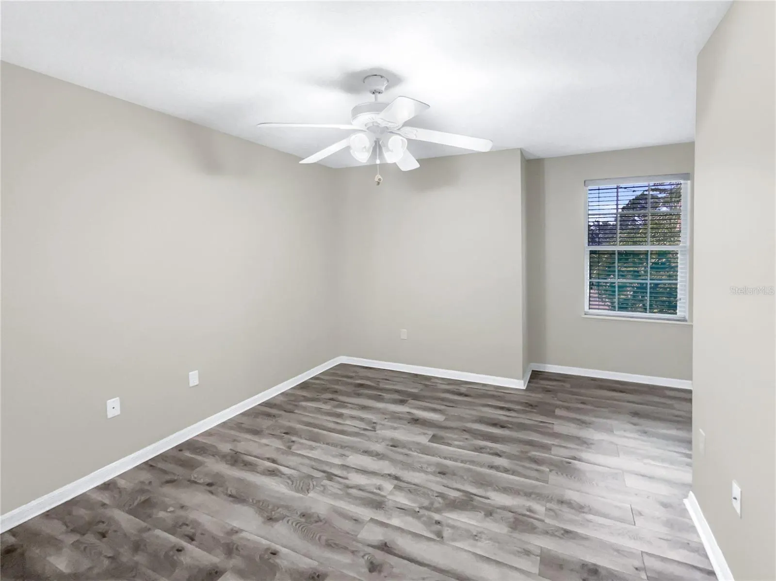 5361 SILVER THISTLE LN