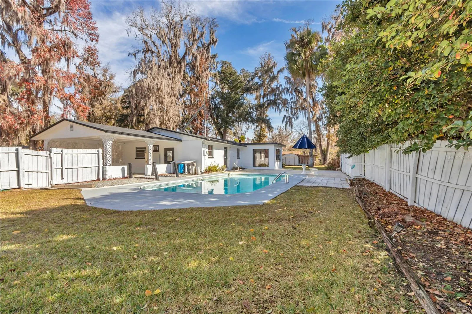 520 SW 38TH ST