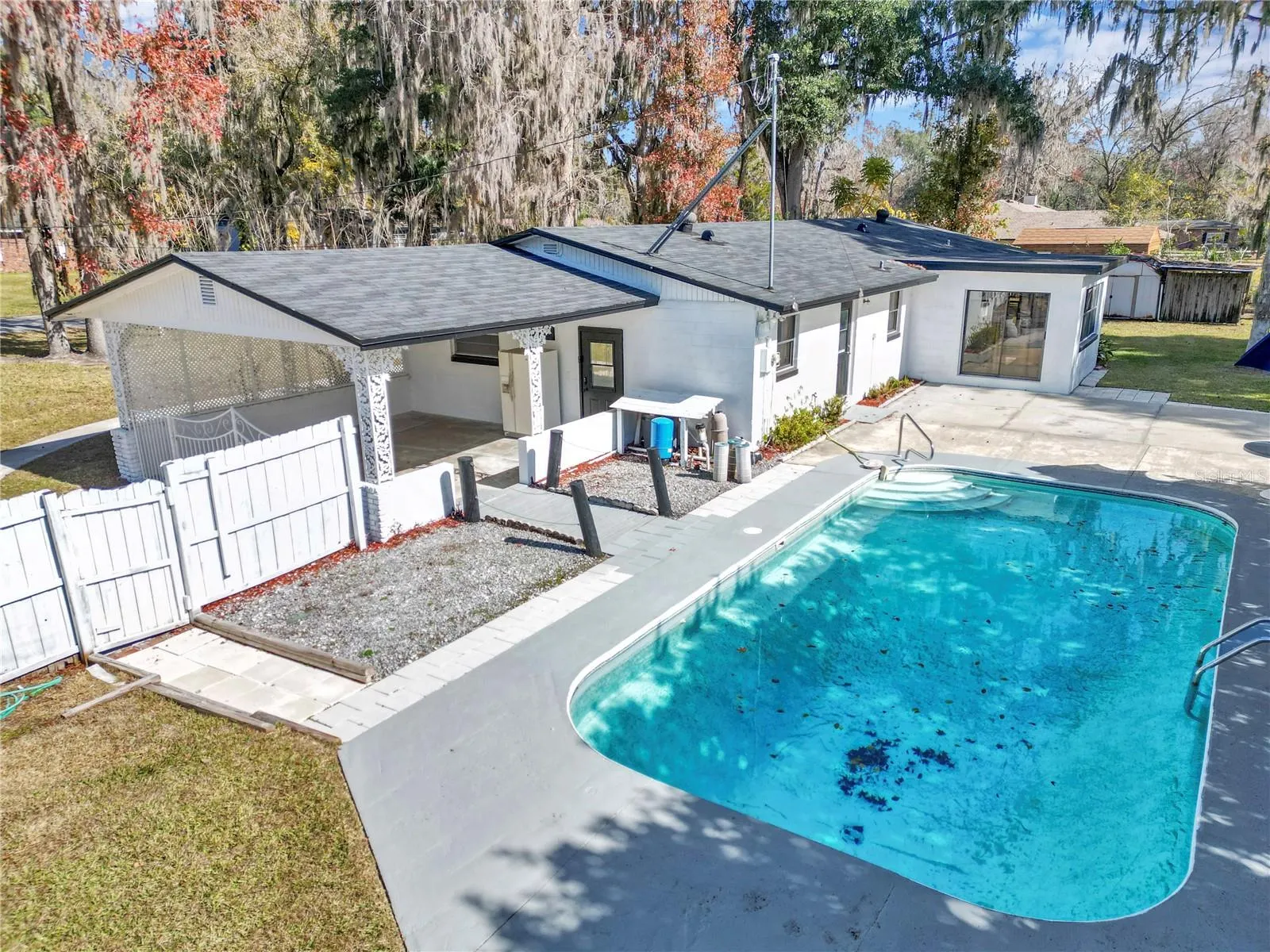 520 SW 38TH ST