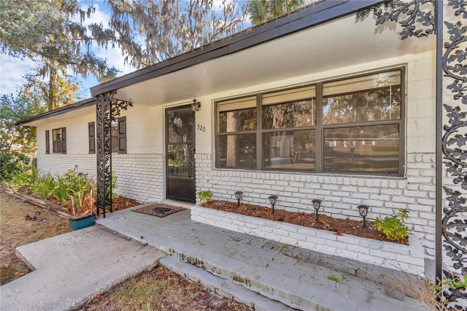 520 SW 38TH ST