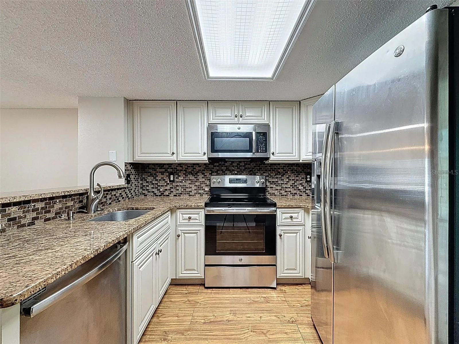 2161 FOX CHASE BLVD