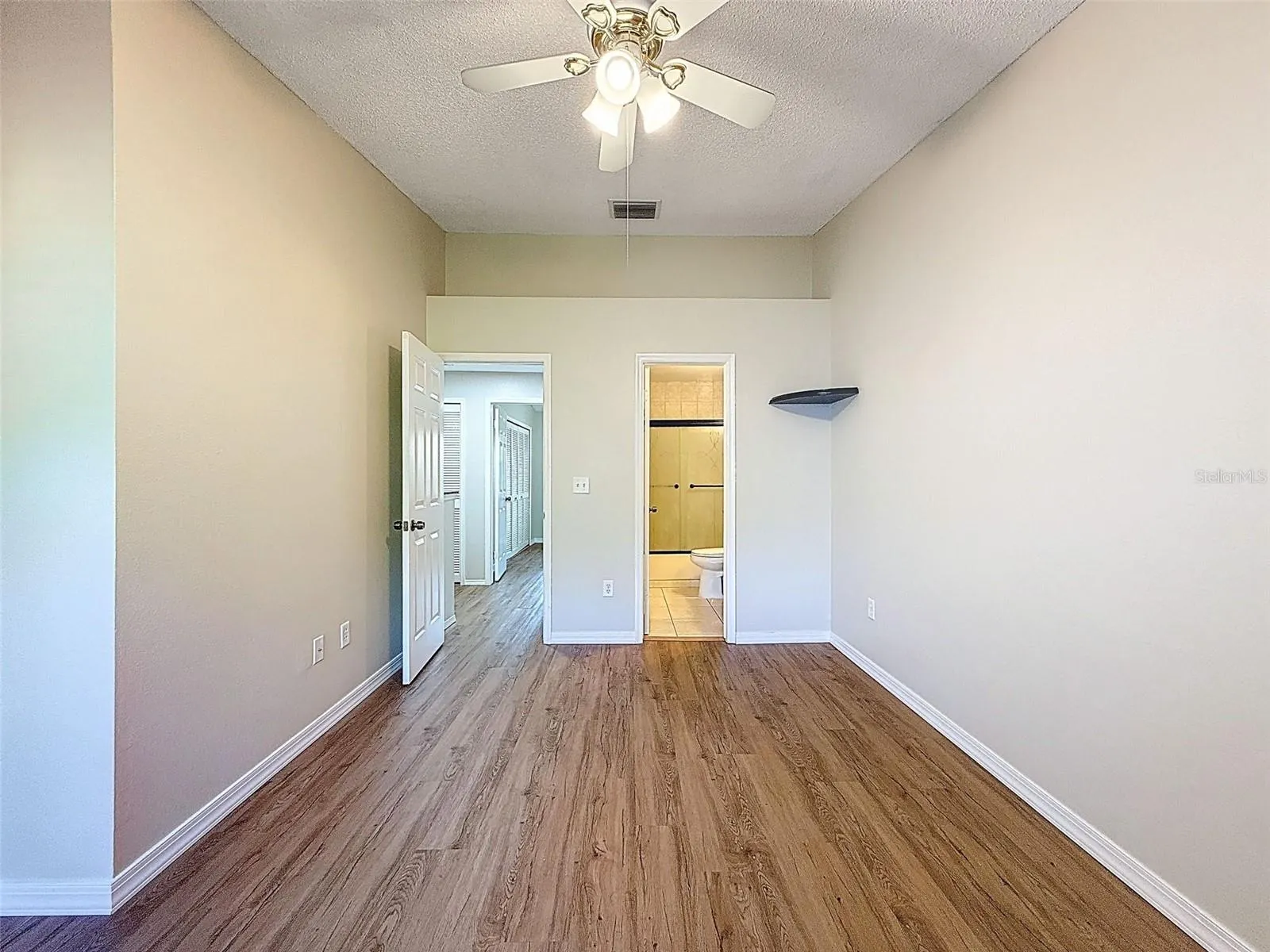2161 FOX CHASE BLVD
