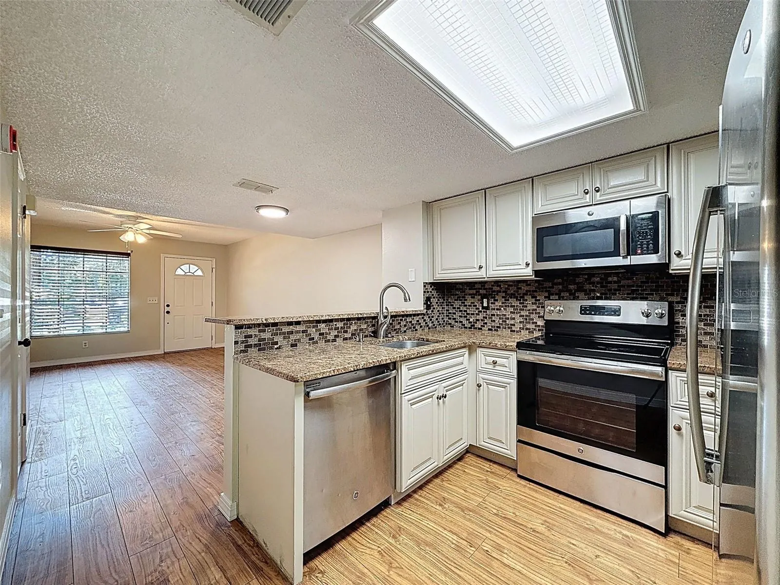 2161 FOX CHASE BLVD