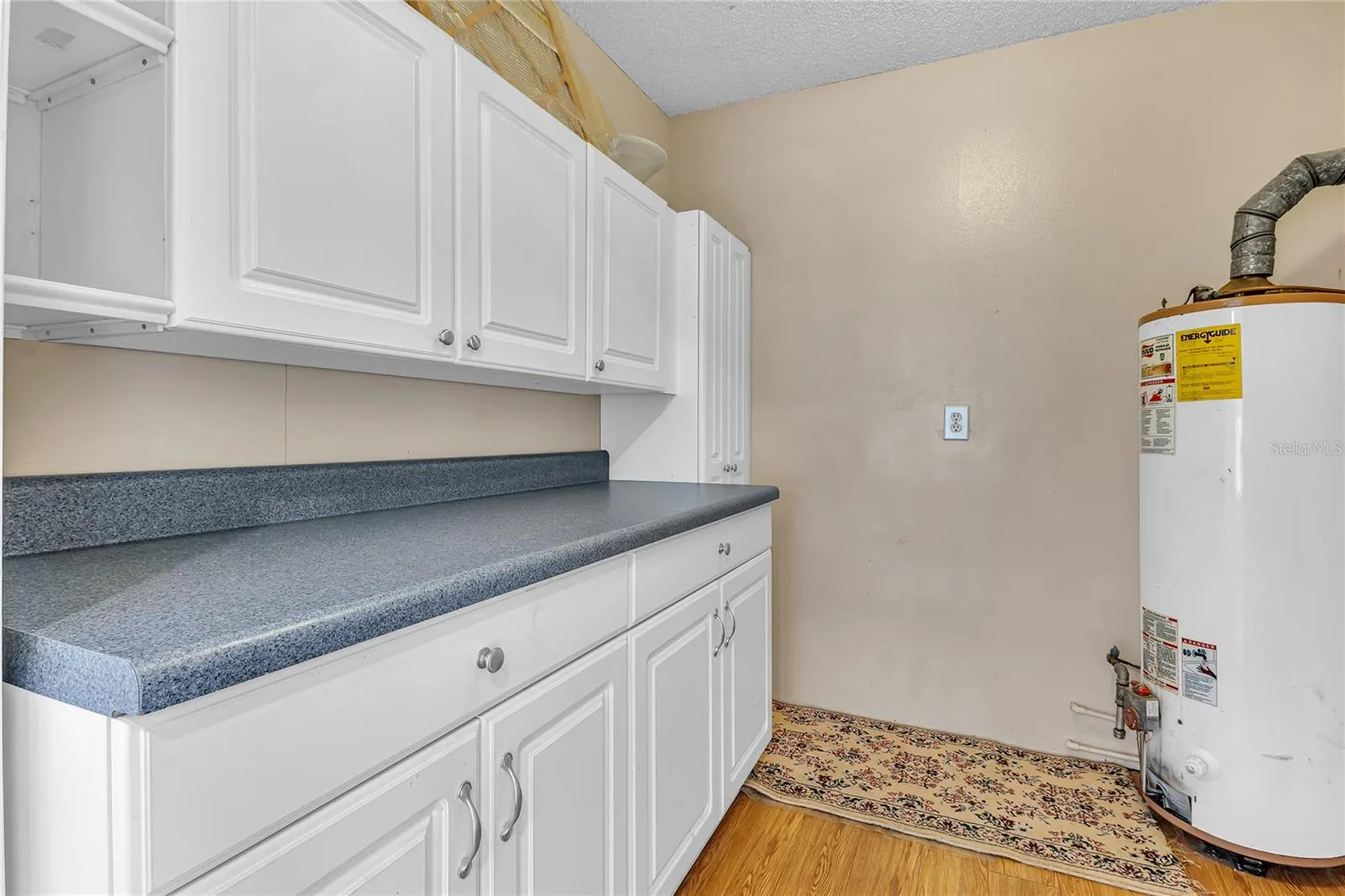 1325 N LAKE OTIS DR