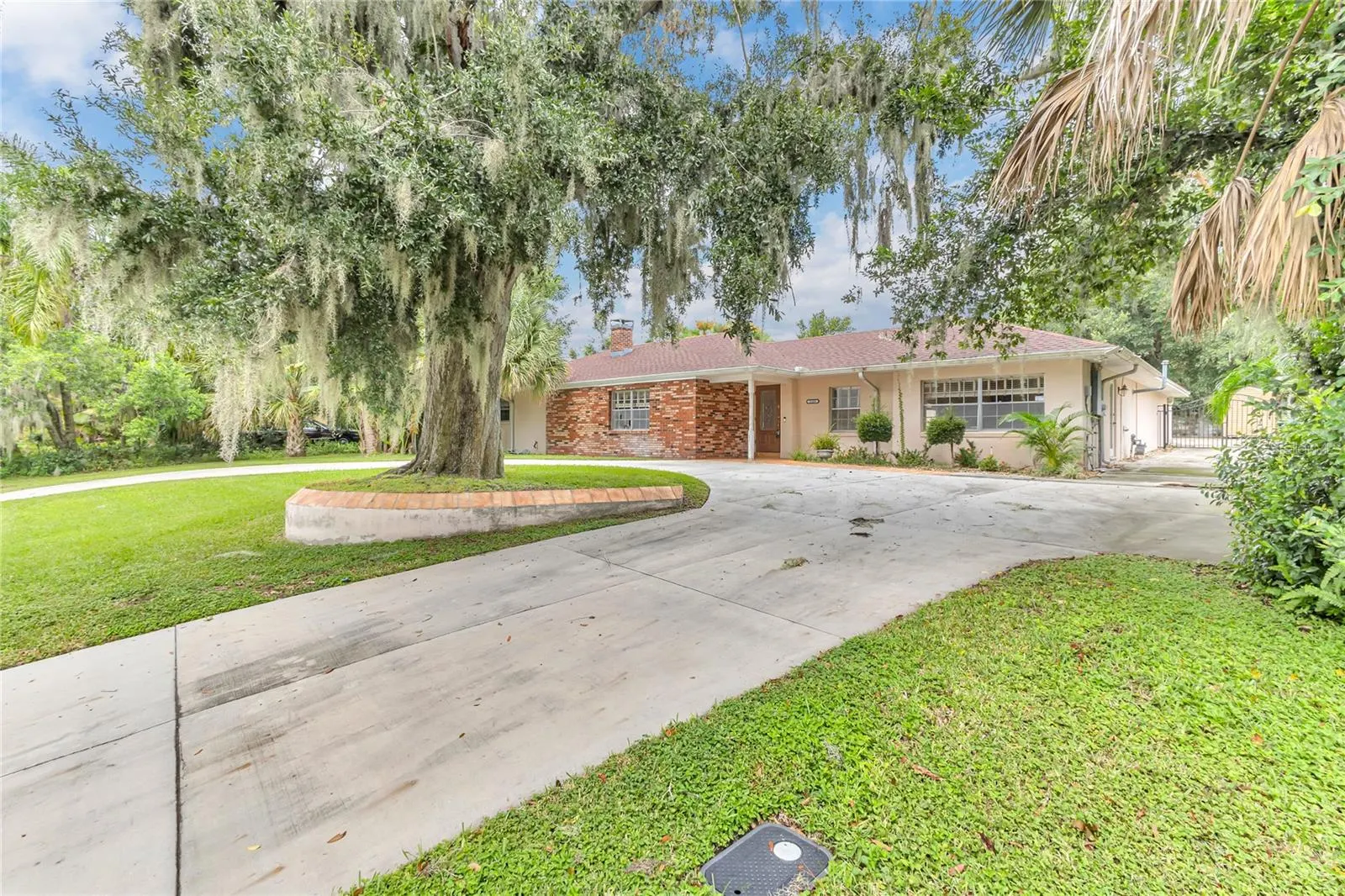 1325 N LAKE OTIS DR