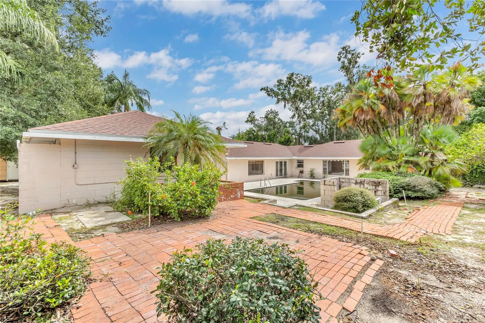 1325 N LAKE OTIS DR