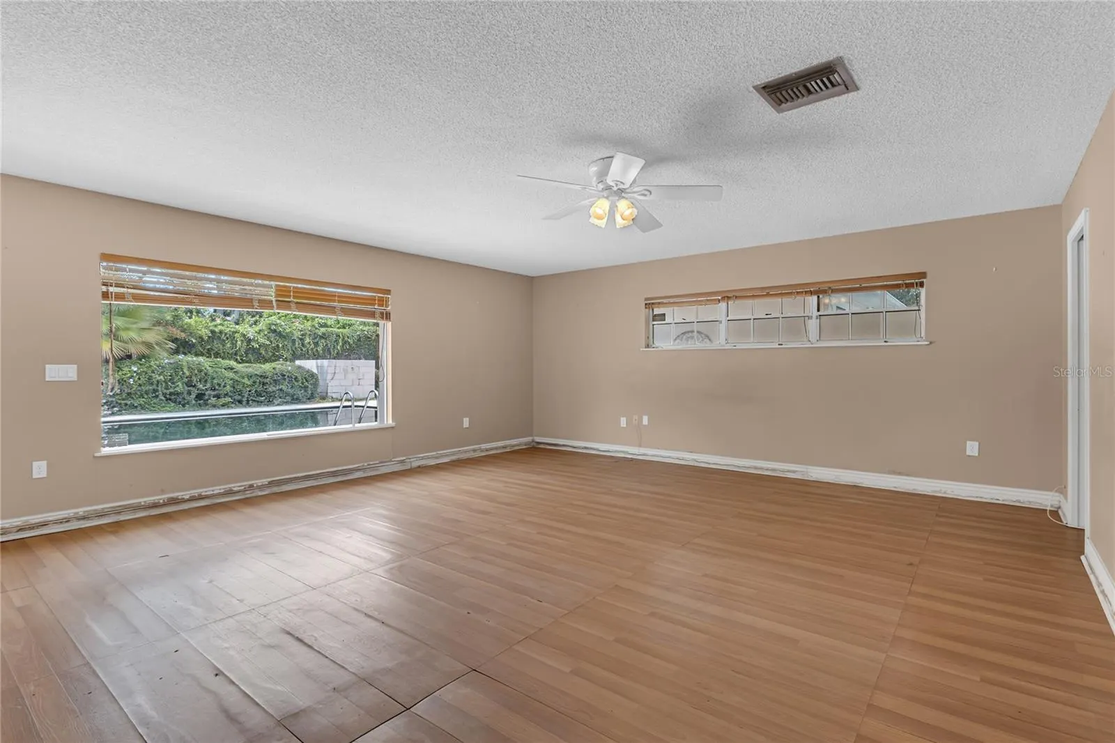 1325 N LAKE OTIS DR