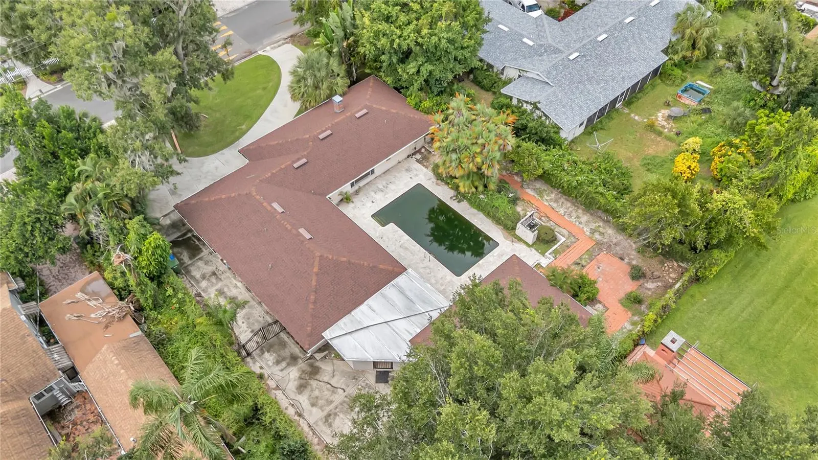1325 N LAKE OTIS DR
