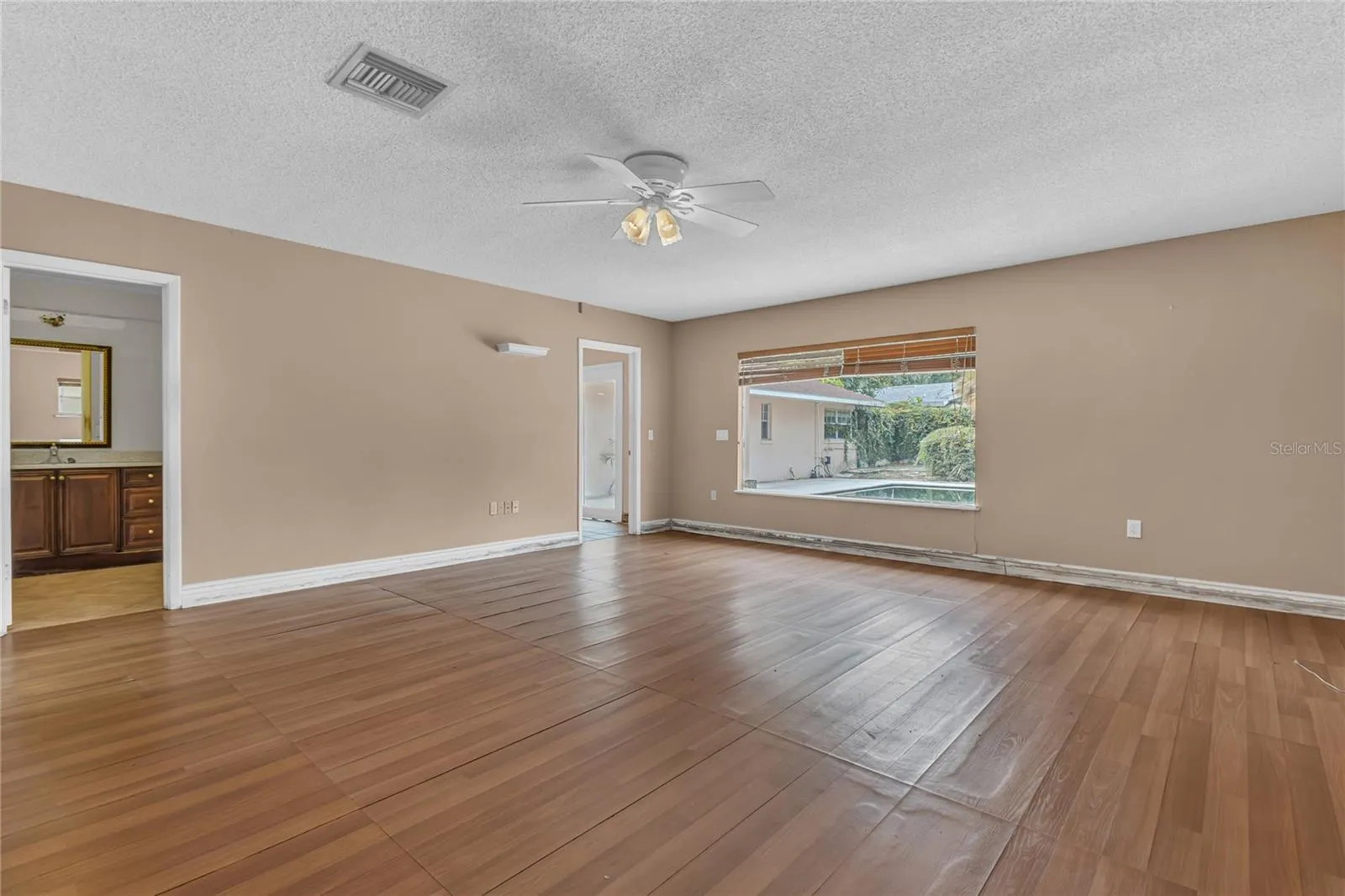 1325 N LAKE OTIS DR