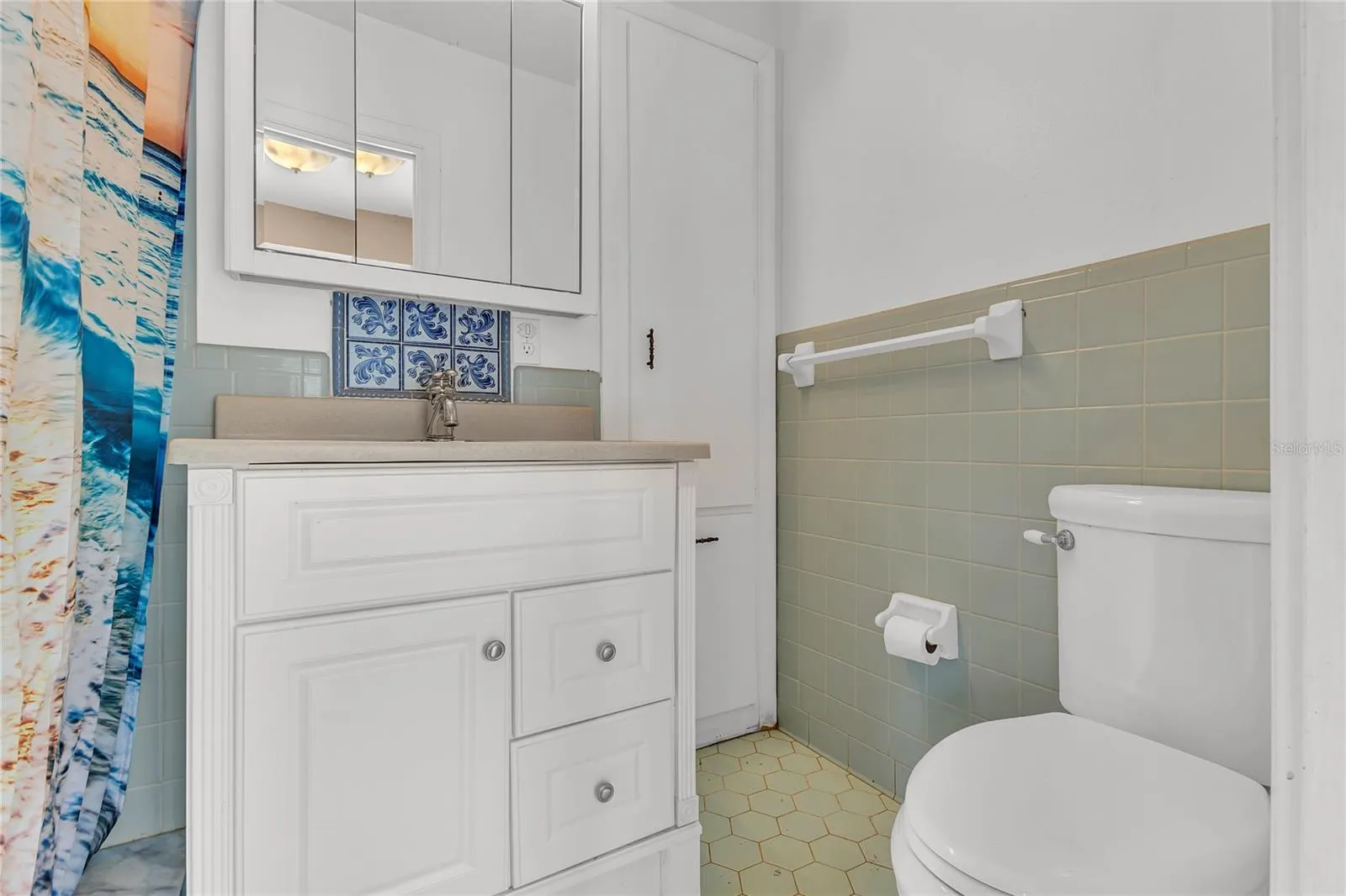 1325 N LAKE OTIS DR
