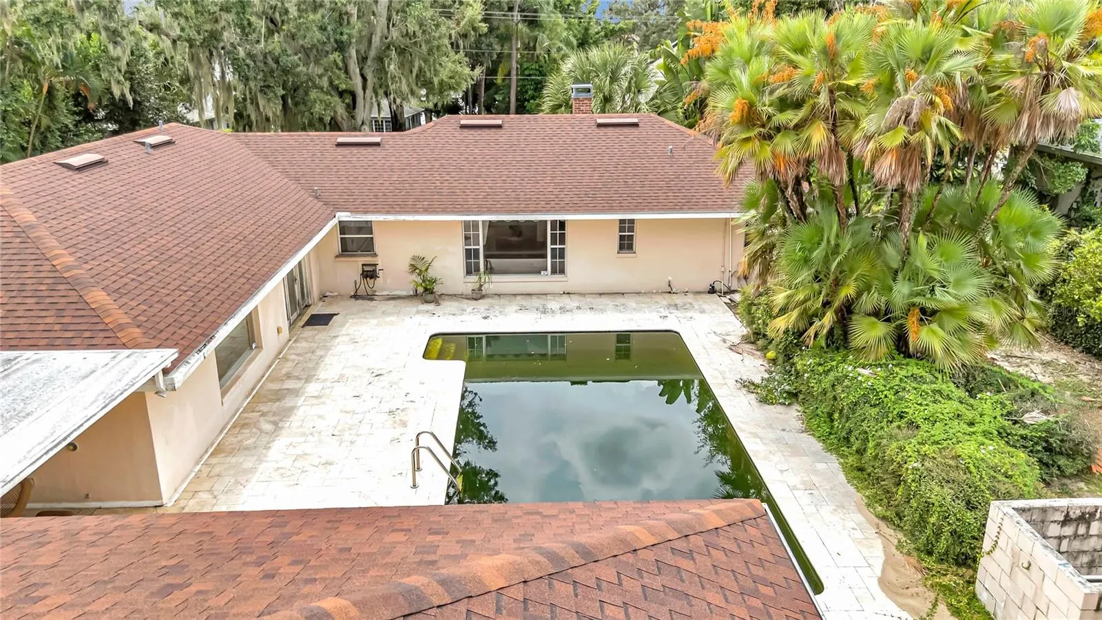 1325 N LAKE OTIS DR