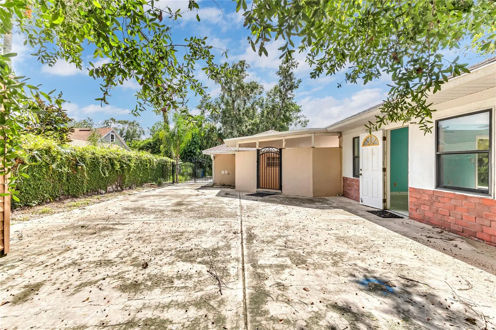 1325 N LAKE OTIS DR