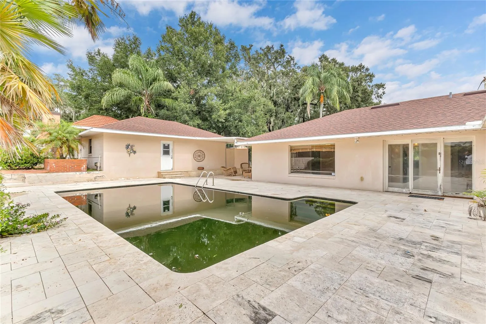 1325 N LAKE OTIS DR