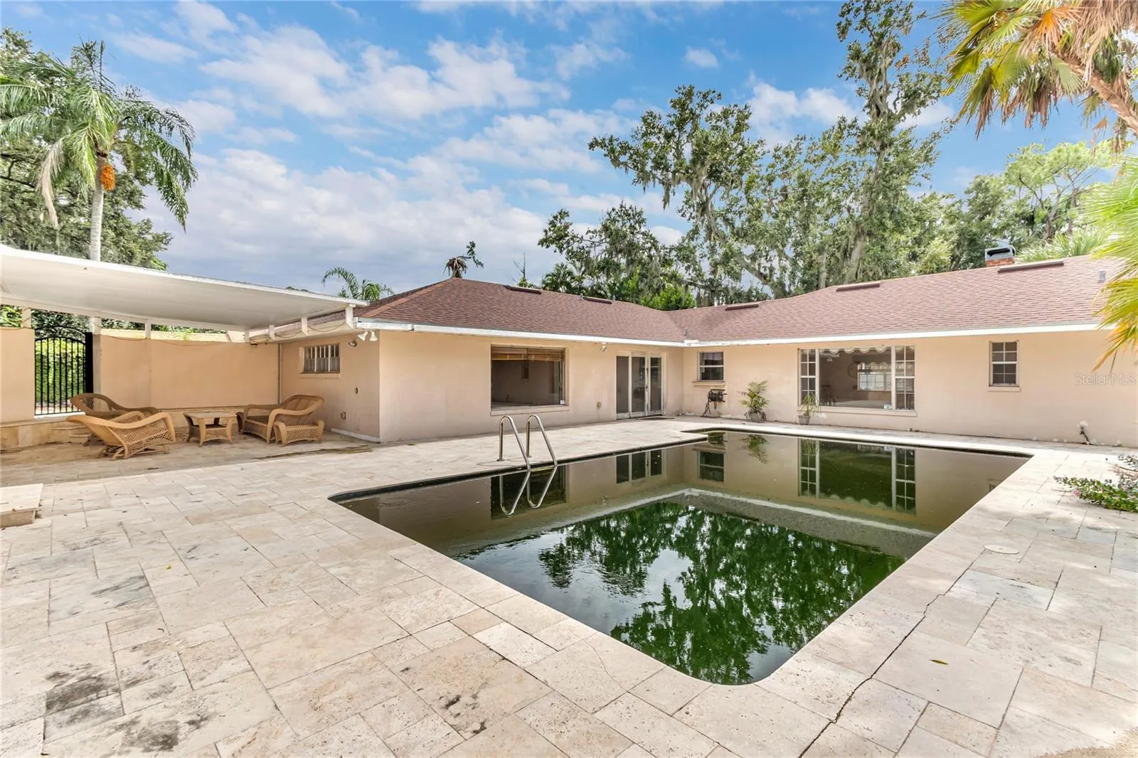 1325 N LAKE OTIS DR
