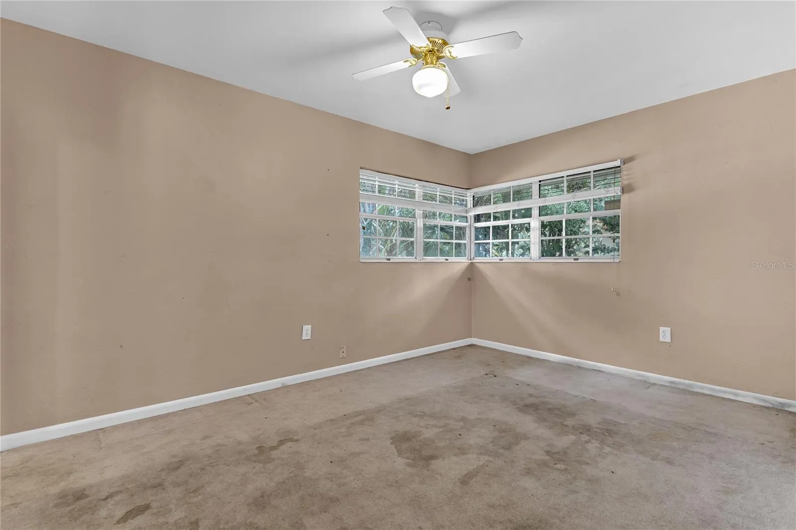 1325 N LAKE OTIS DR