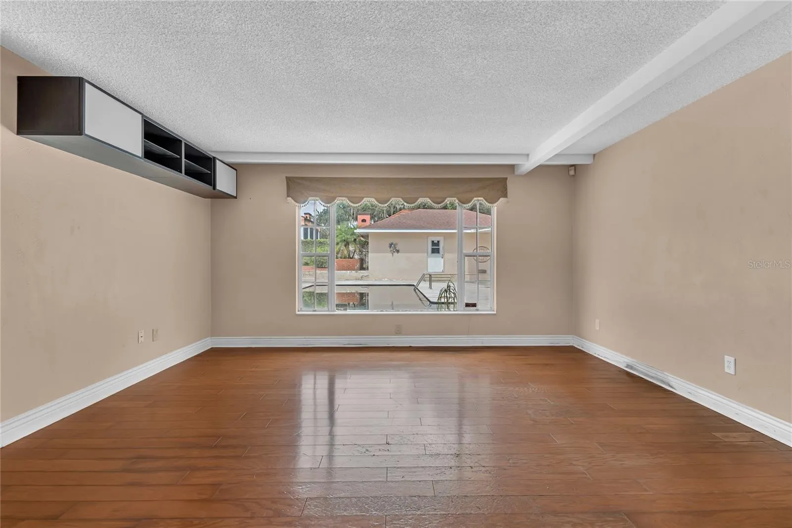 1325 N LAKE OTIS DR