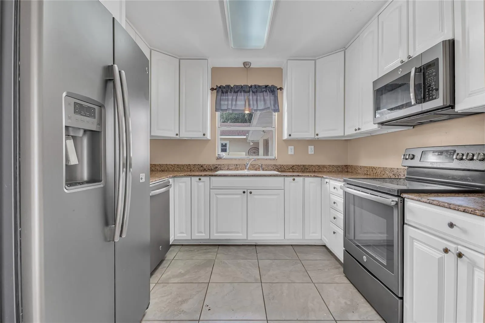 1325 N LAKE OTIS DR