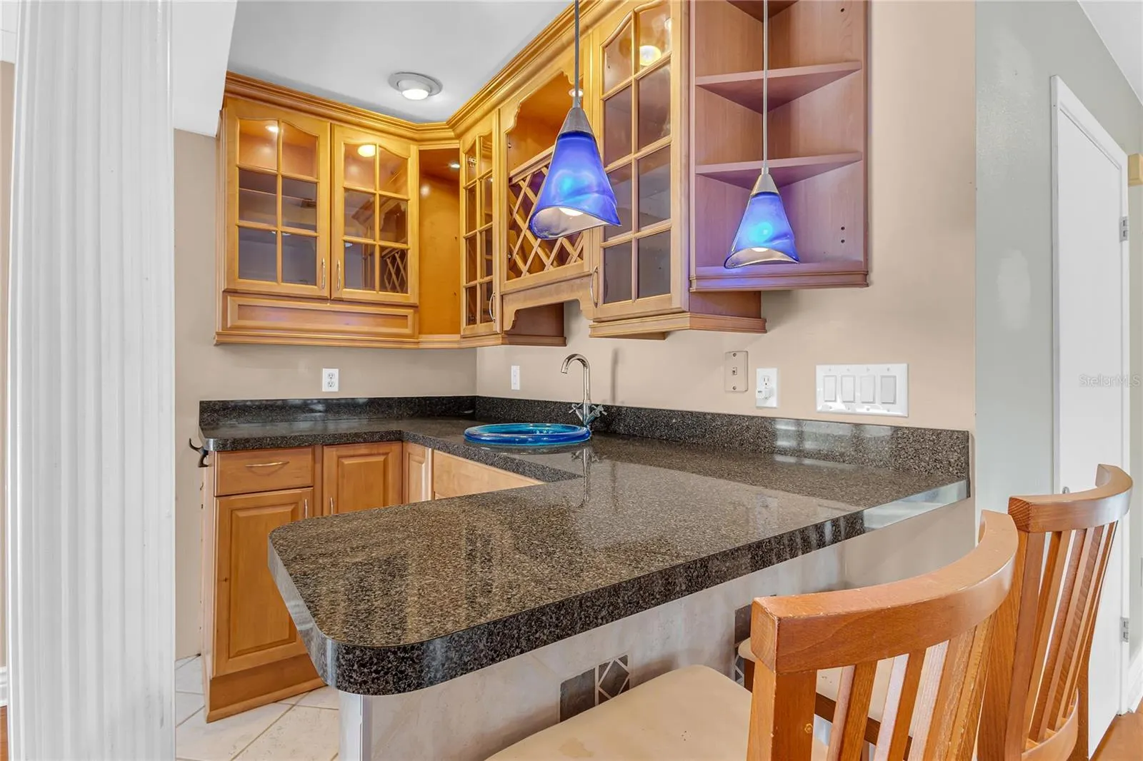 1325 N LAKE OTIS DR