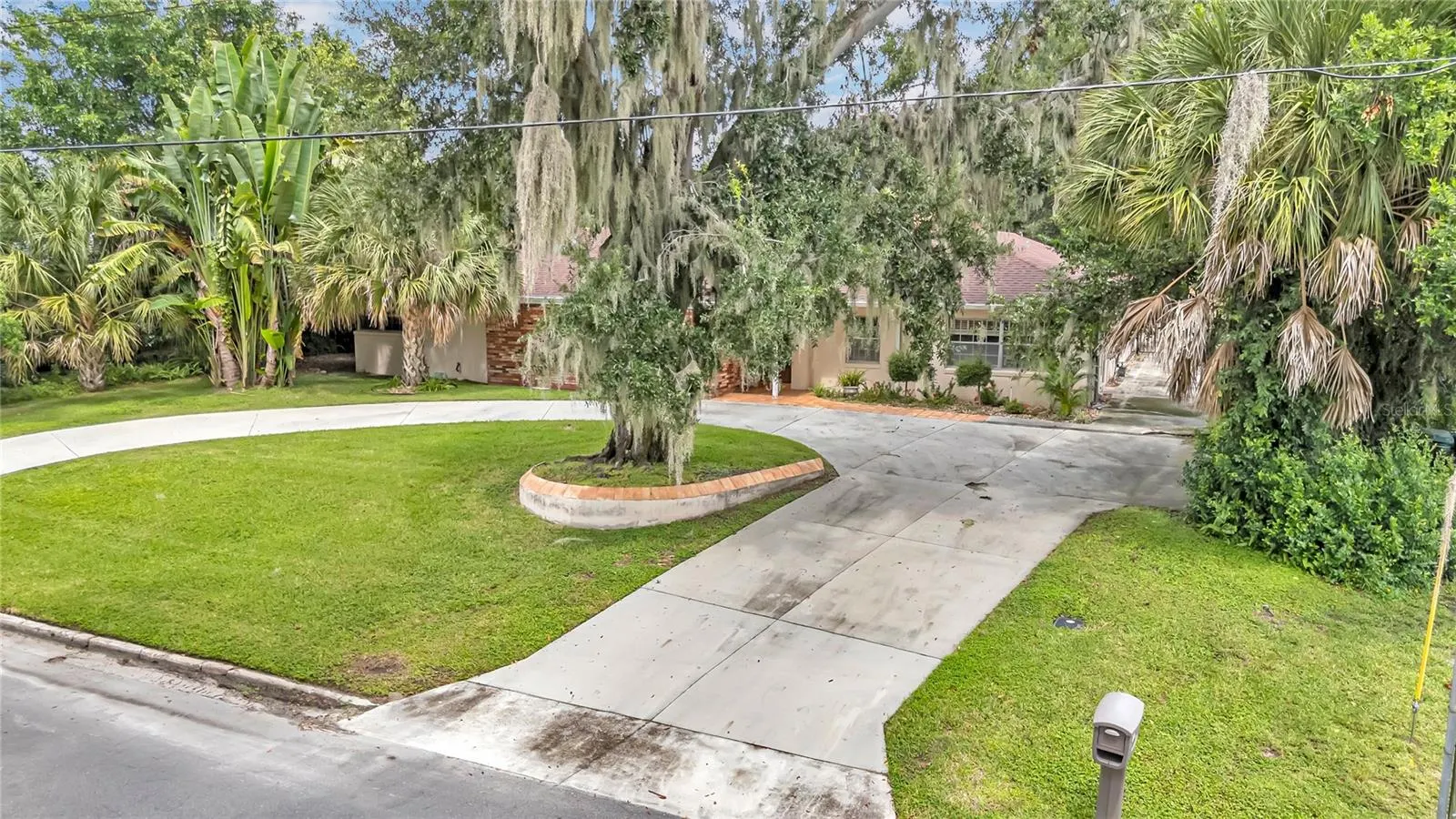1325 N LAKE OTIS DR
