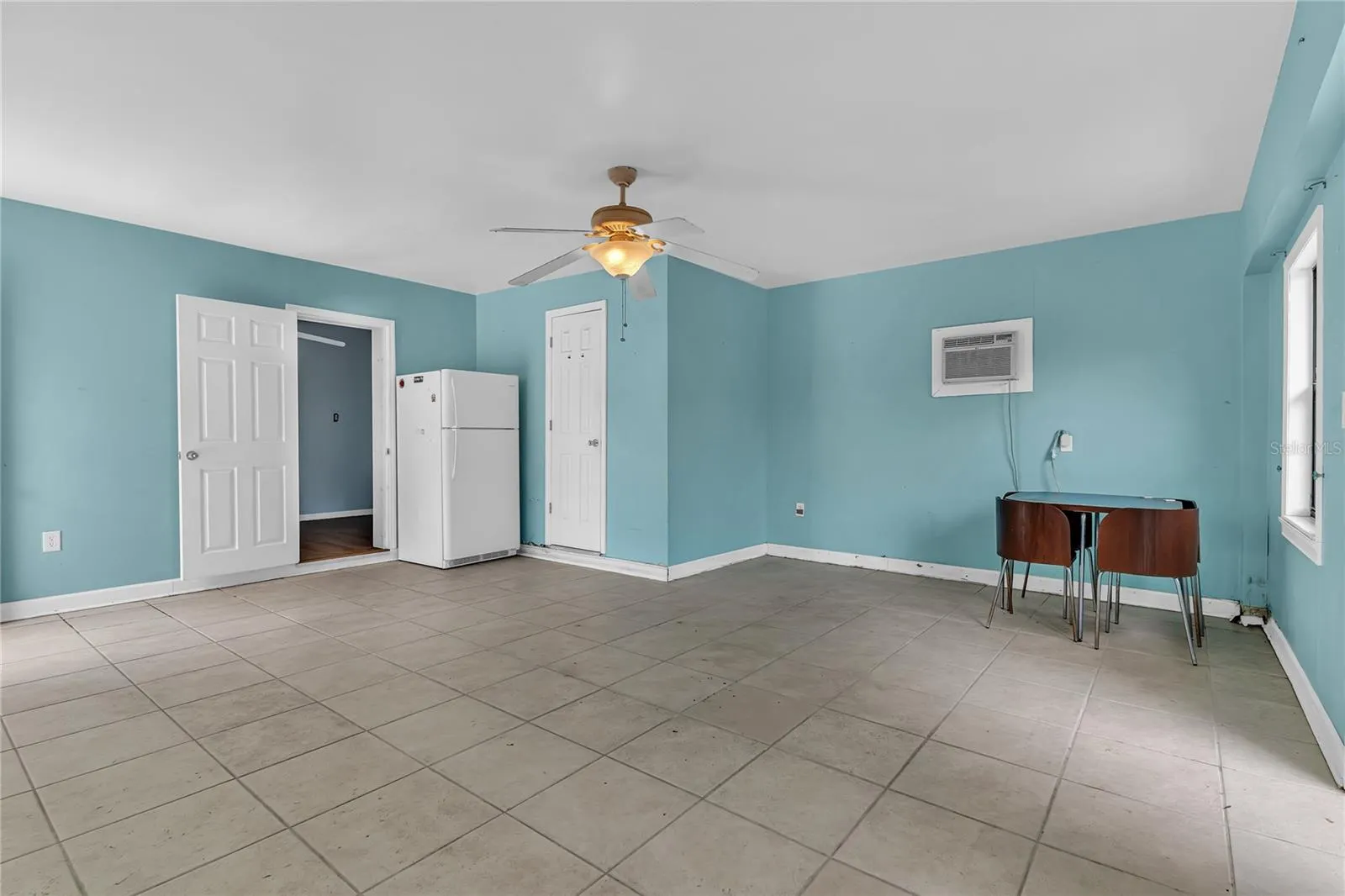 1325 N LAKE OTIS DR