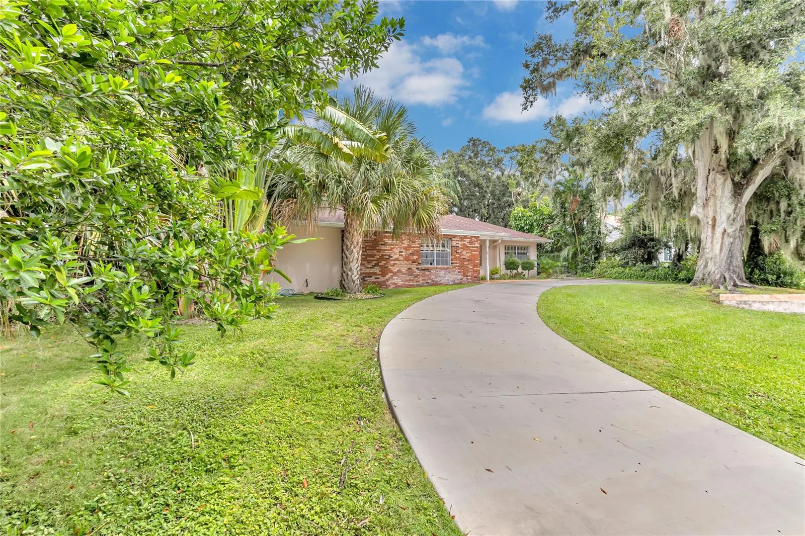 1325 N LAKE OTIS DR