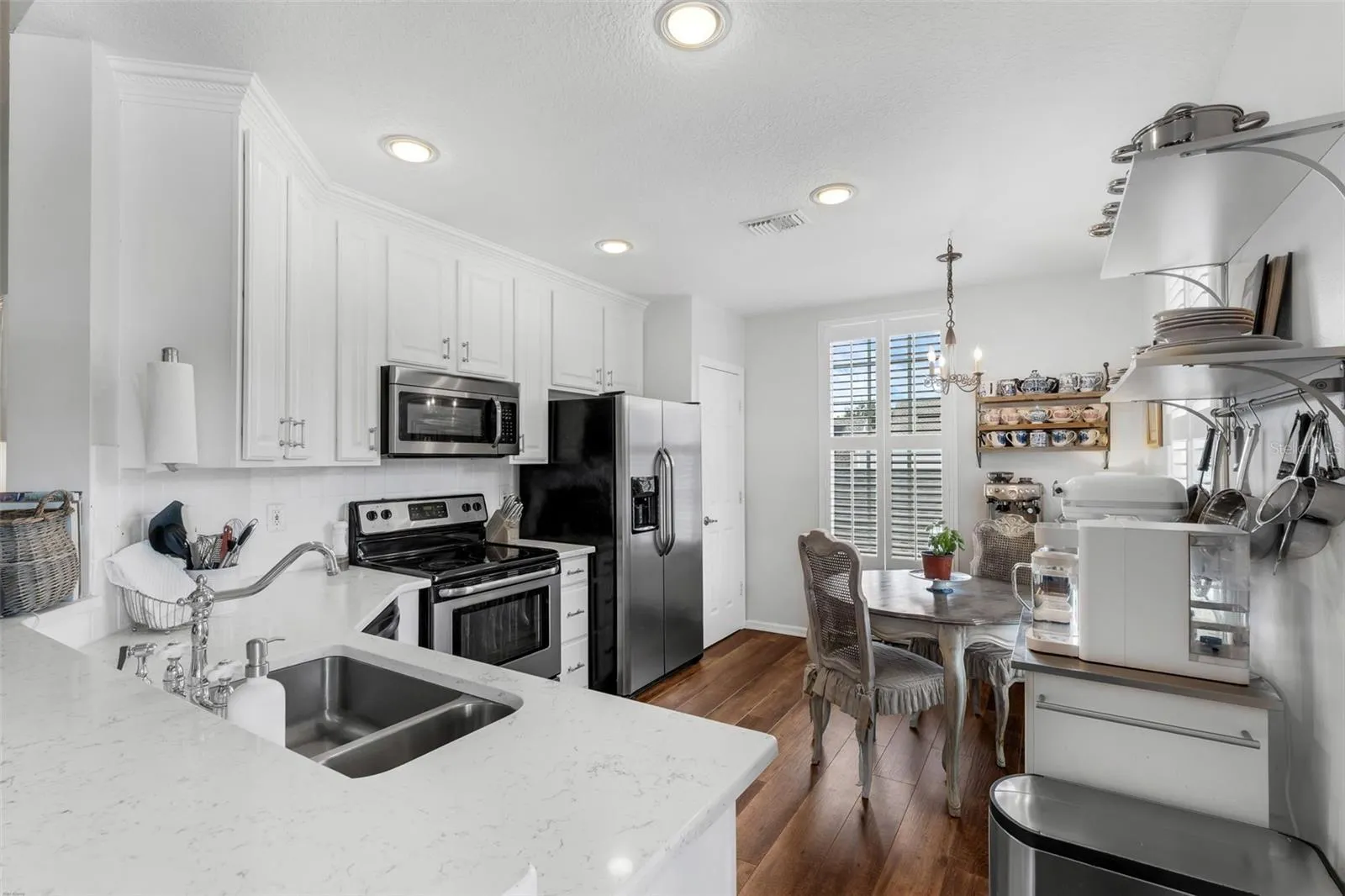 1121 CELEBRATION AVE #201, #201