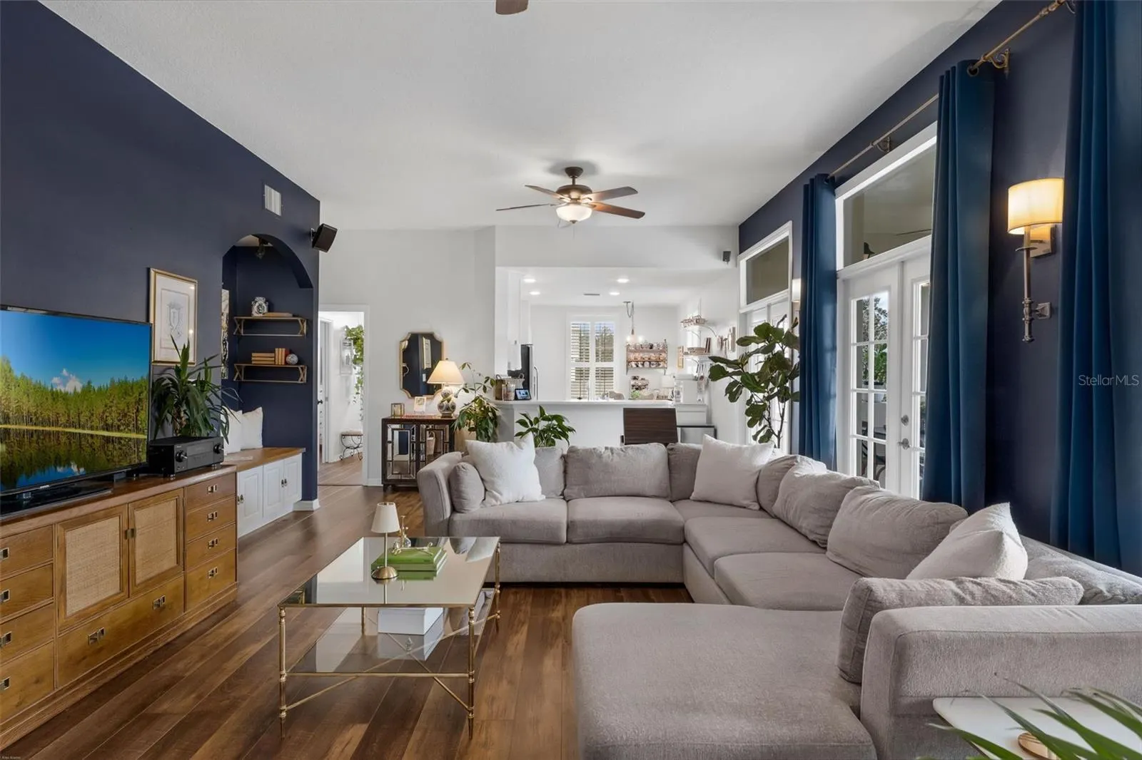 1121 CELEBRATION AVE #201, #201