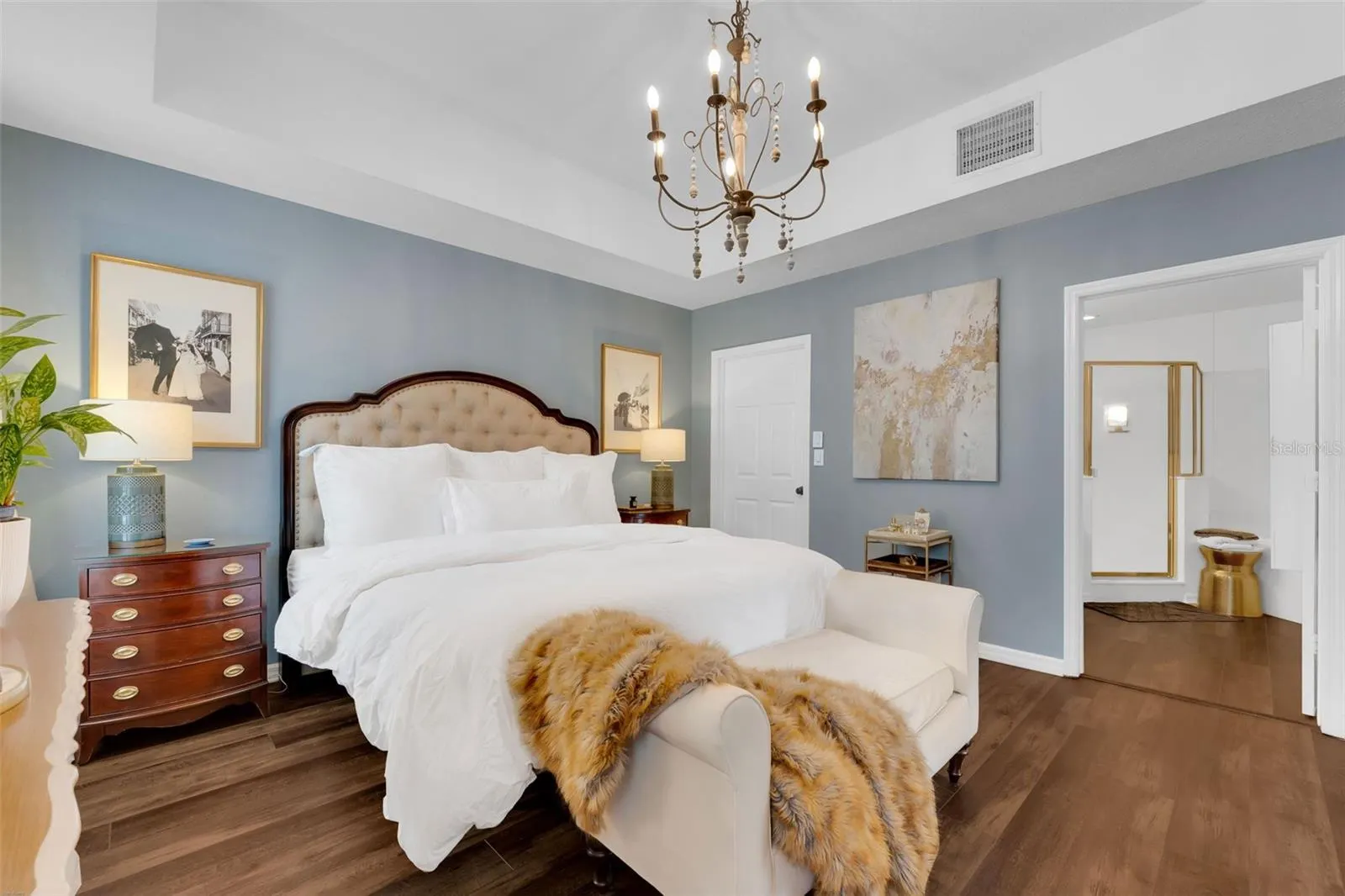 1121 CELEBRATION AVE #201, #201