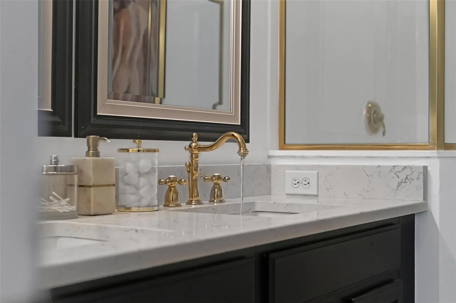 1121 CELEBRATION AVE #201, #201
