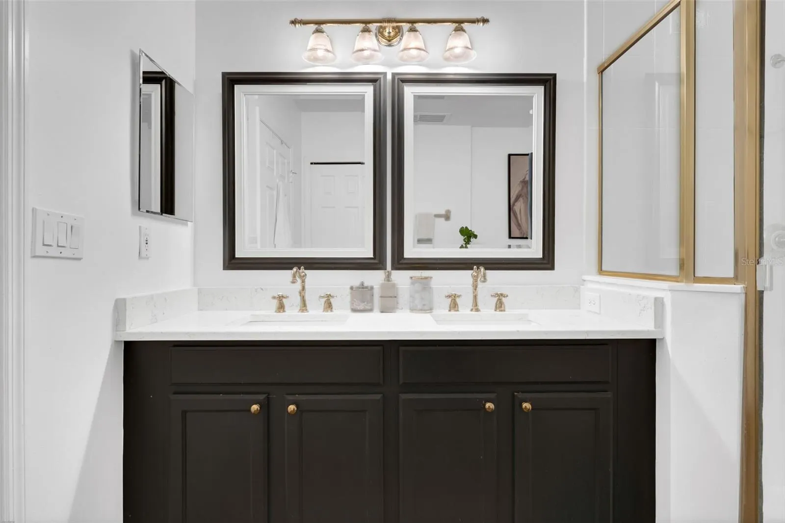 1121 CELEBRATION AVE #201, #201