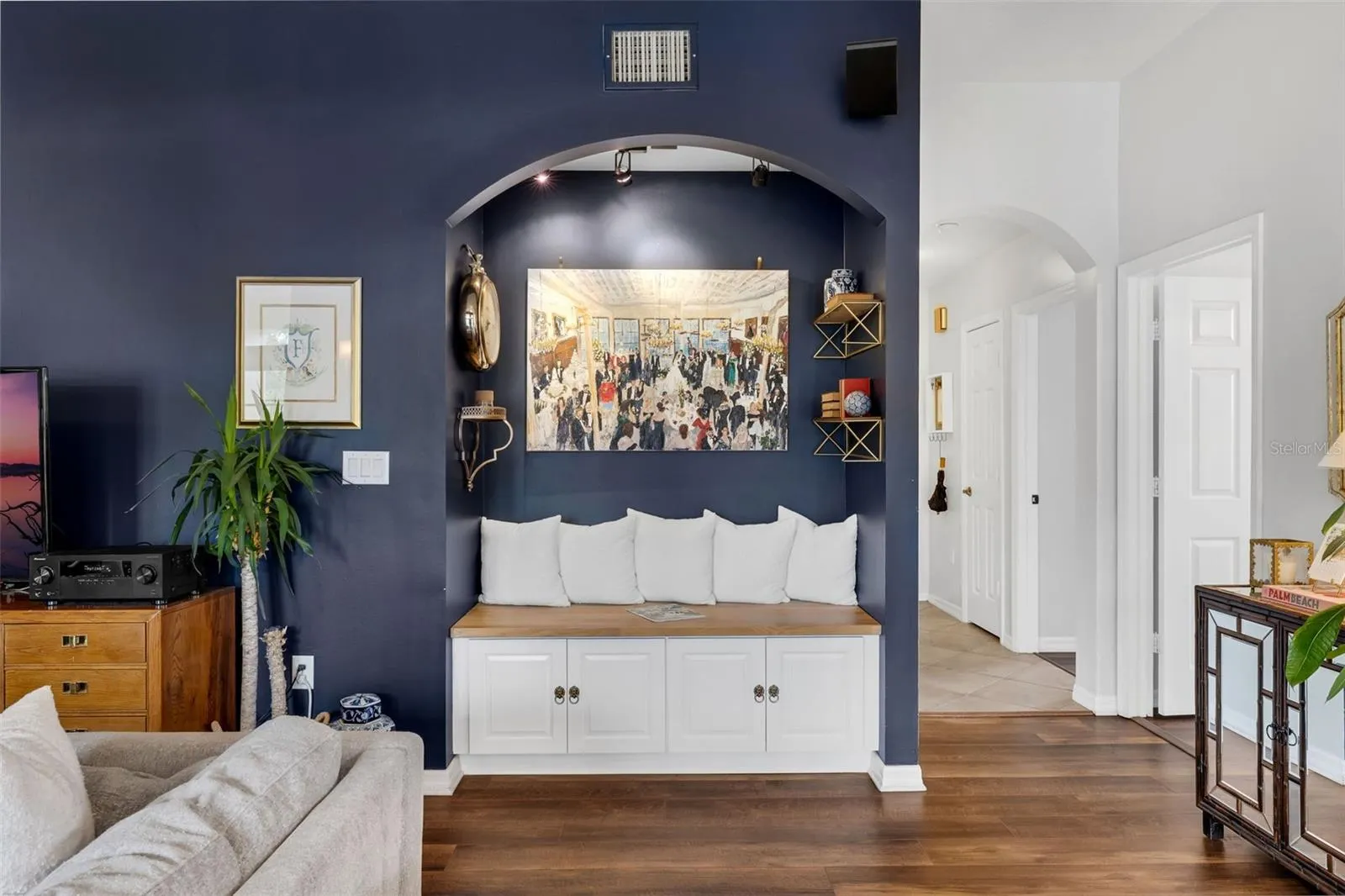 1121 CELEBRATION AVE #201, #201
