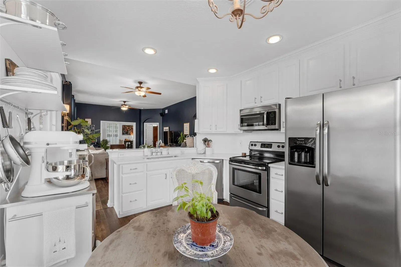 1121 CELEBRATION AVE #201, #201