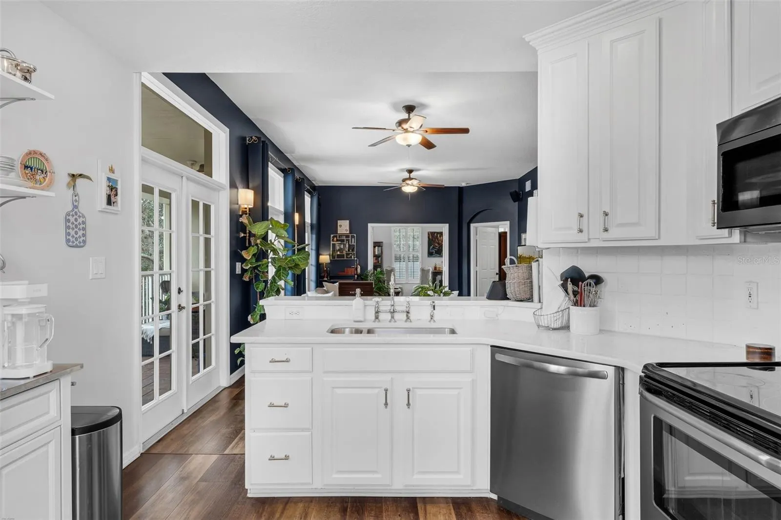 1121 CELEBRATION AVE #201, #201