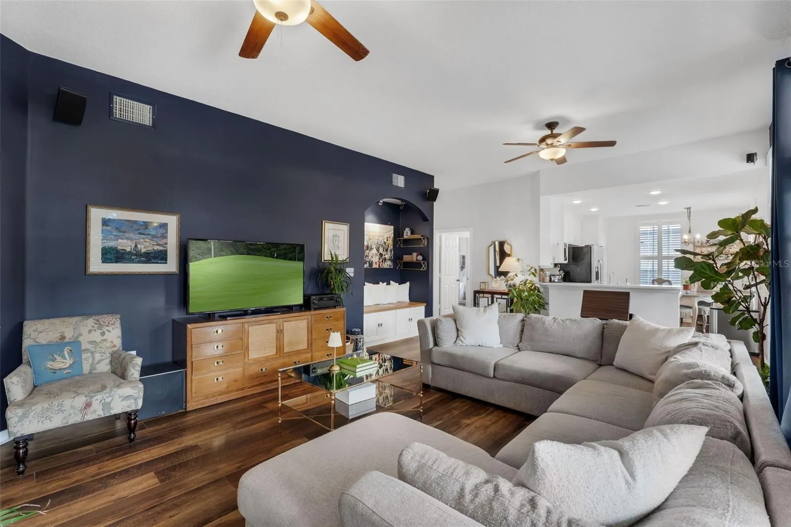 1121 CELEBRATION AVE #201, #201