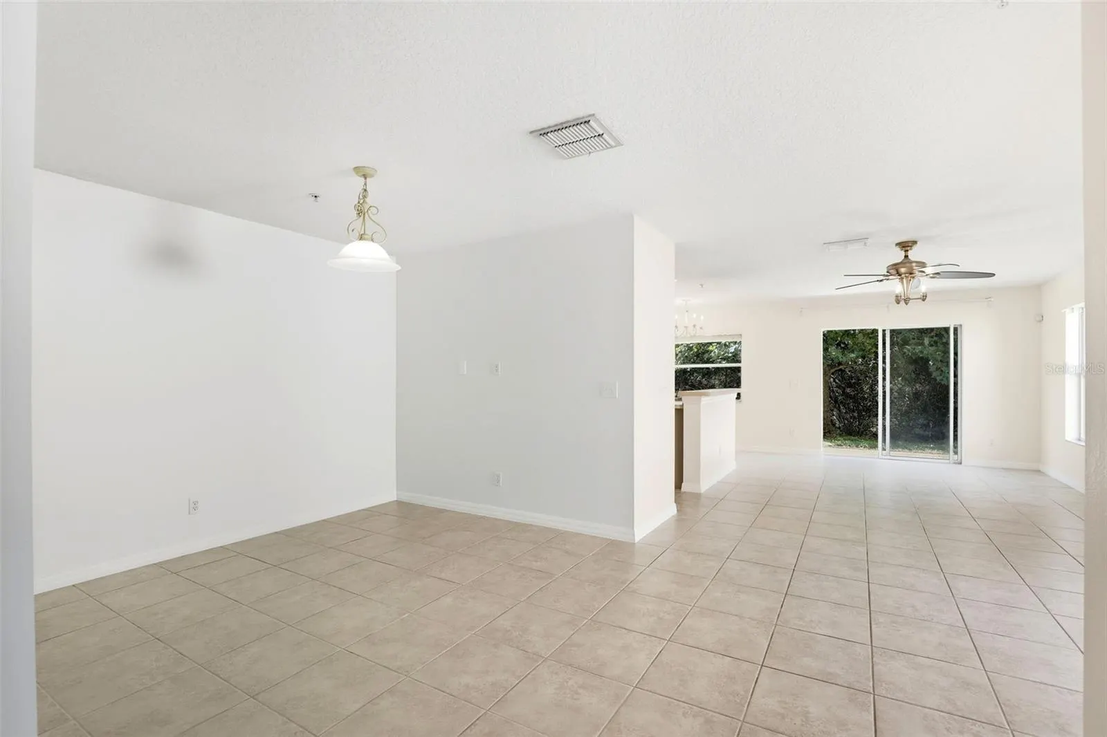 521 INTERLUDE LN #H, #H