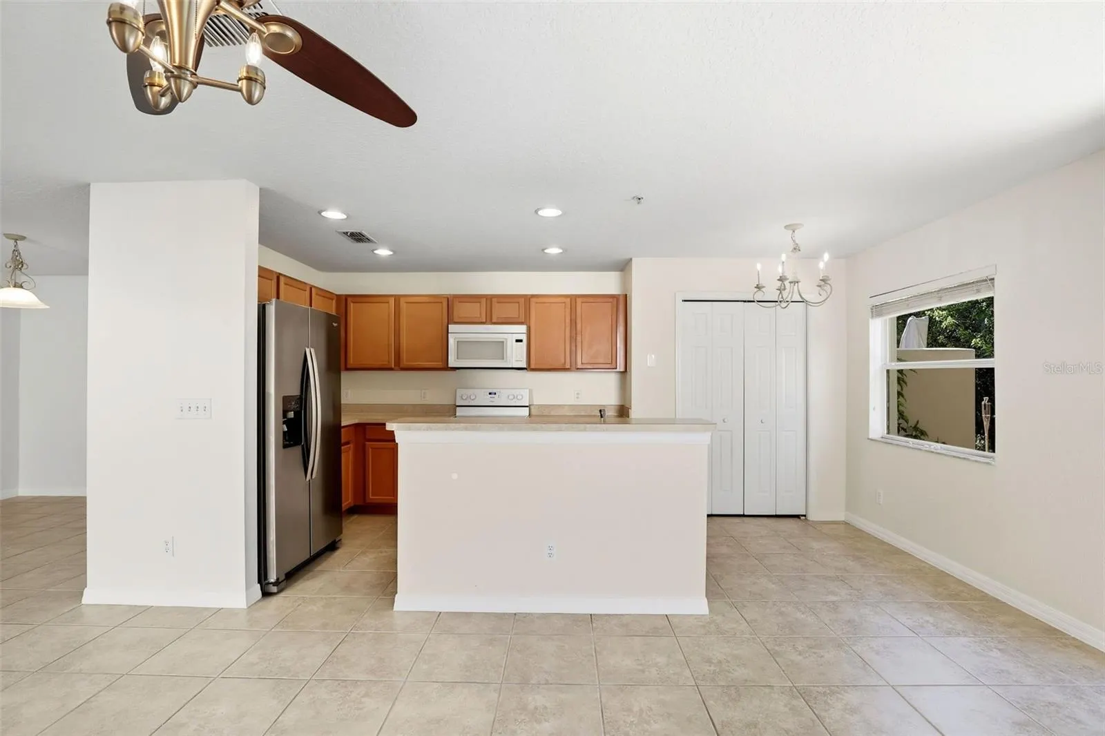 521 INTERLUDE LN #H, #H