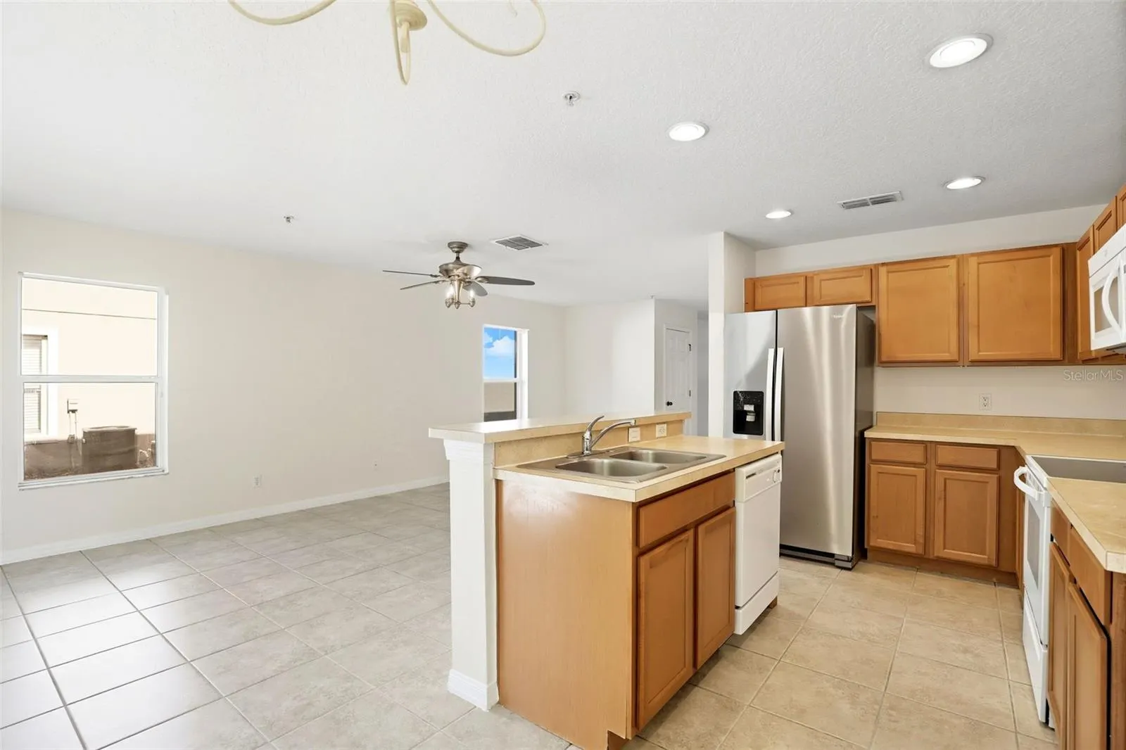 521 INTERLUDE LN #H, #H