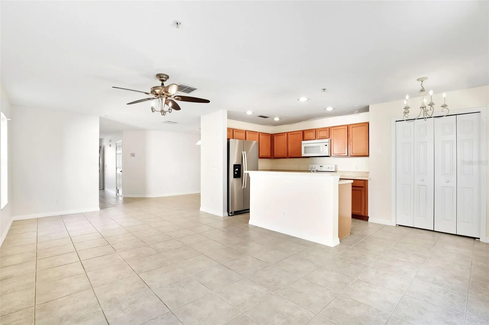 521 INTERLUDE LN #H, #H