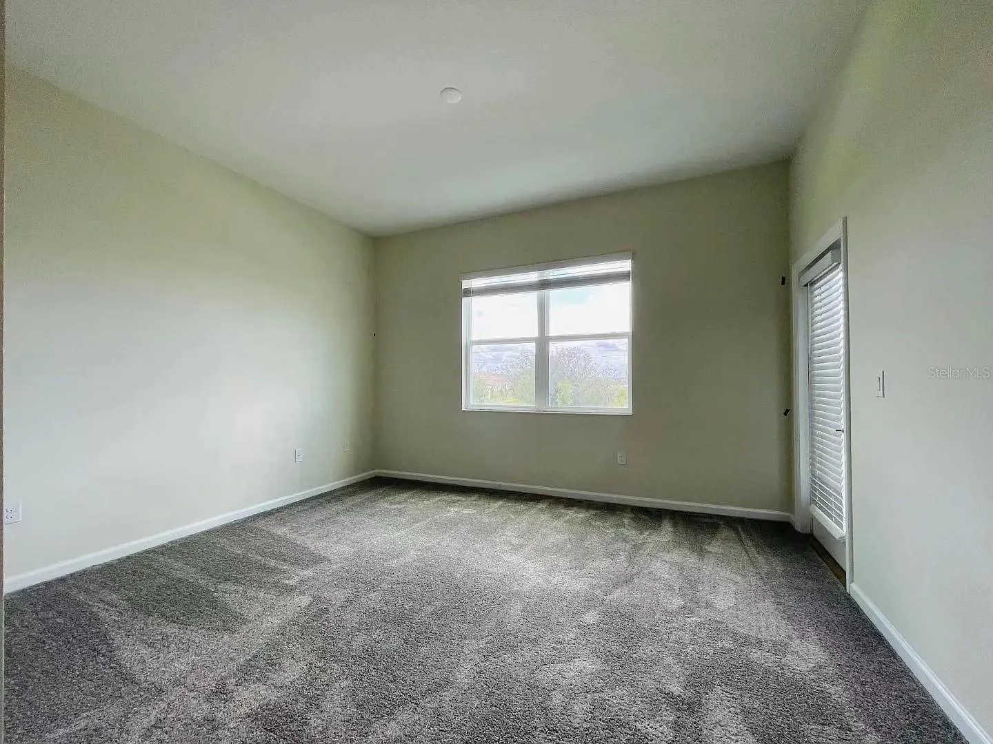 1161 DROP LN