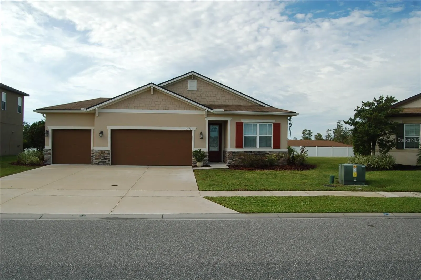 1694 GENTLE BREEZE DR