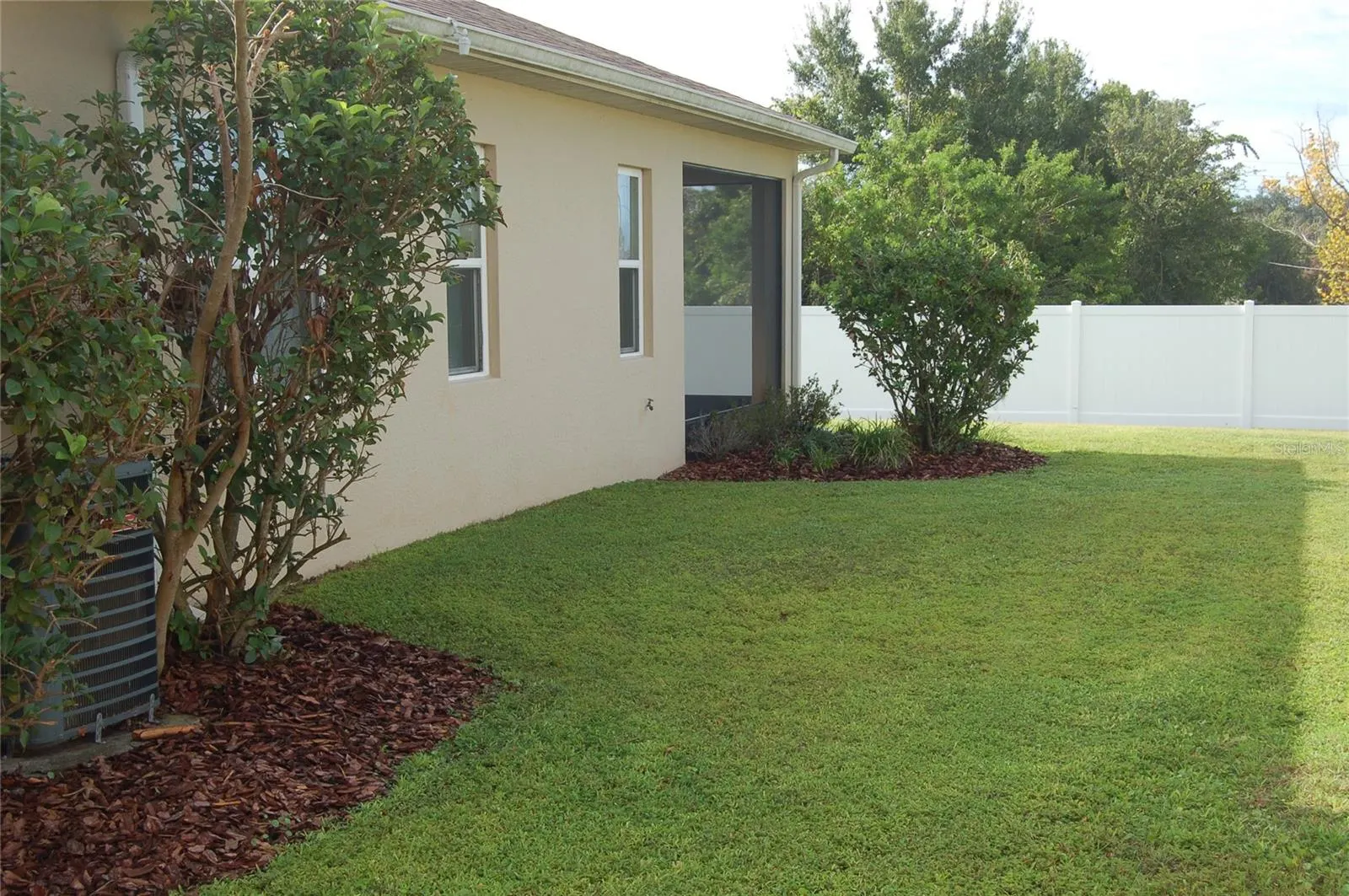 1694 GENTLE BREEZE DR