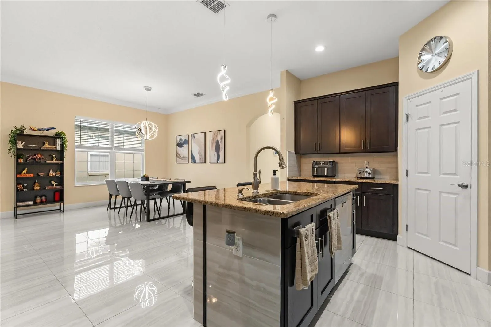 2717 SCARBOROUGH CT