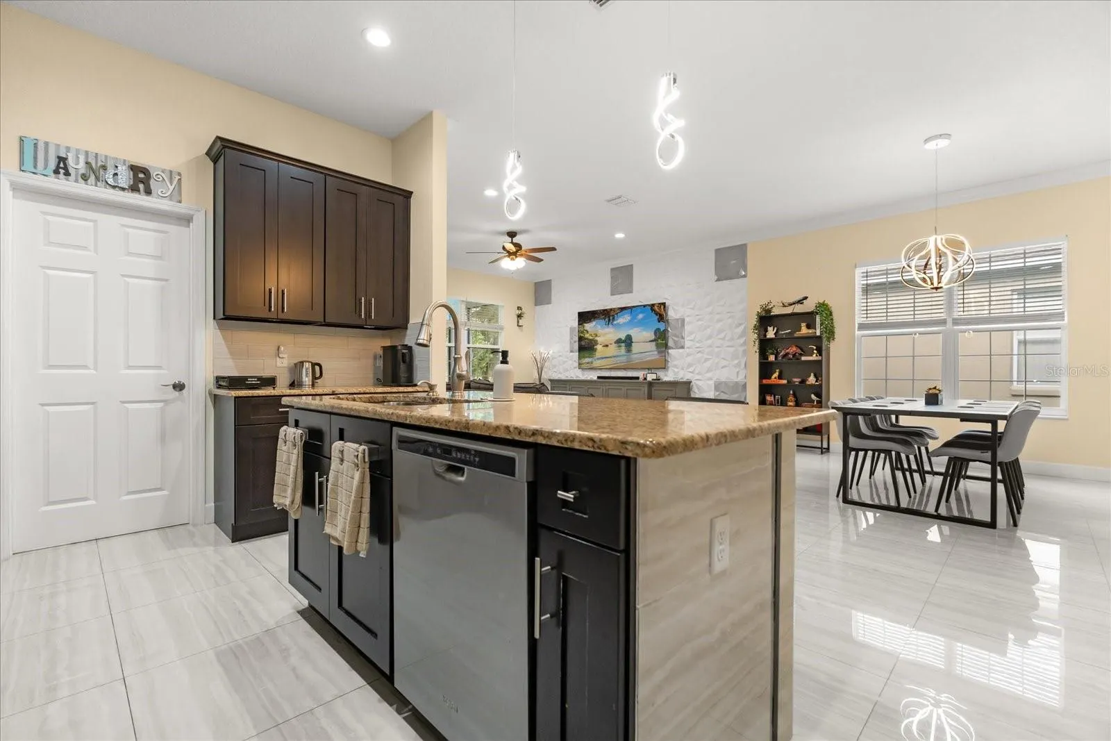 2717 SCARBOROUGH CT