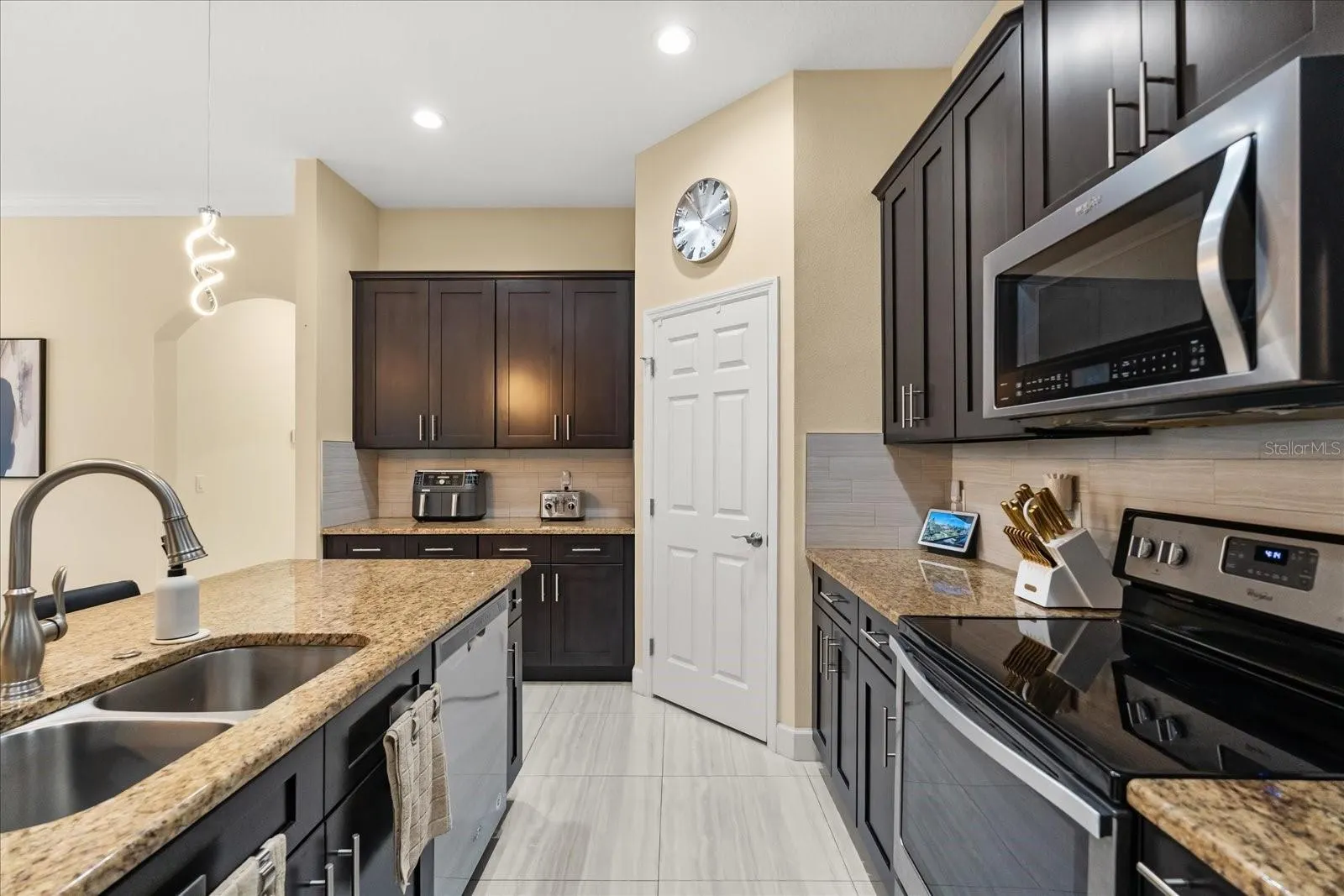 2717 SCARBOROUGH CT