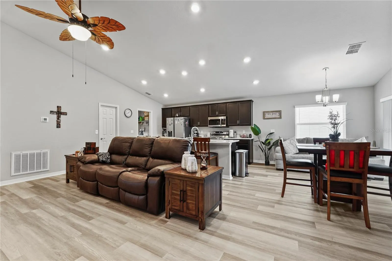 1017 MOUNTAIN FLOWER LN