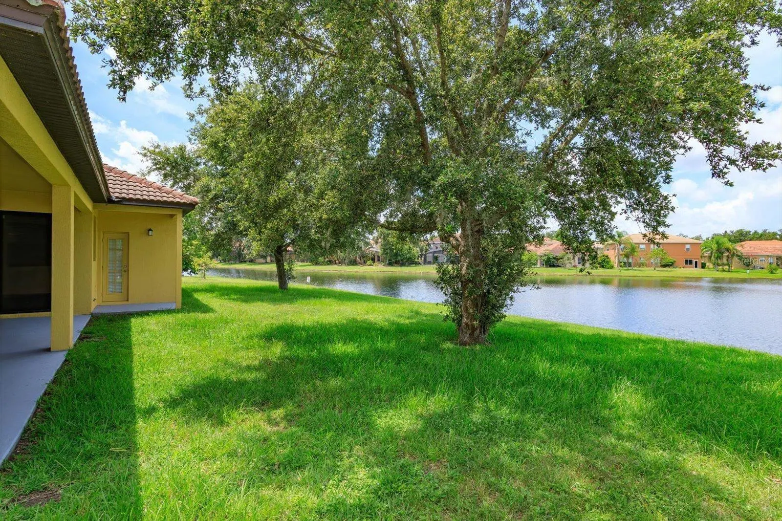 3904 COASTAL BREEZE DR